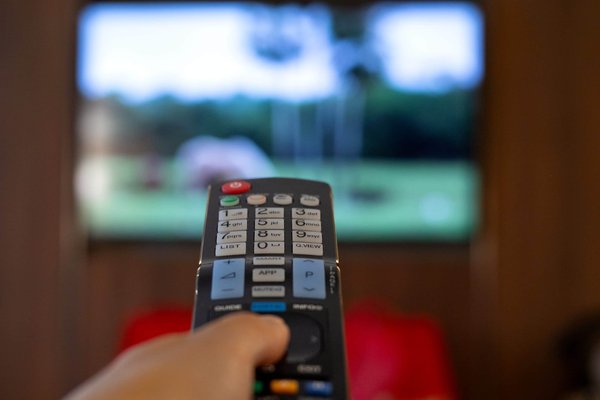 Comment regarder un match de foot à la télé ?